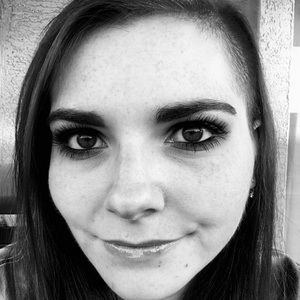 Meet your Posher, Tia